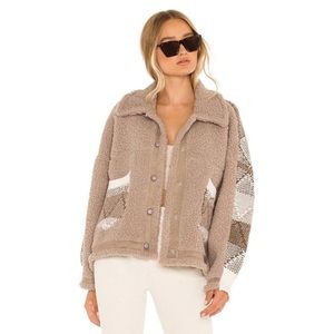Brand New BLANKNYC Sherpa Button Front Jacket
Comfort Queen Beige